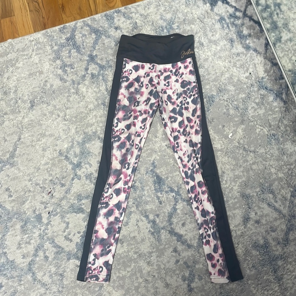 Girls pink cheetah print leggings